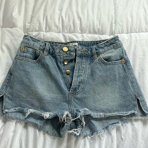 Amuse society barely worn jean shorts!